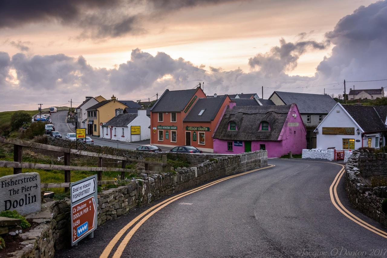 The Pipers Rest Hotel Doolin Exterior foto